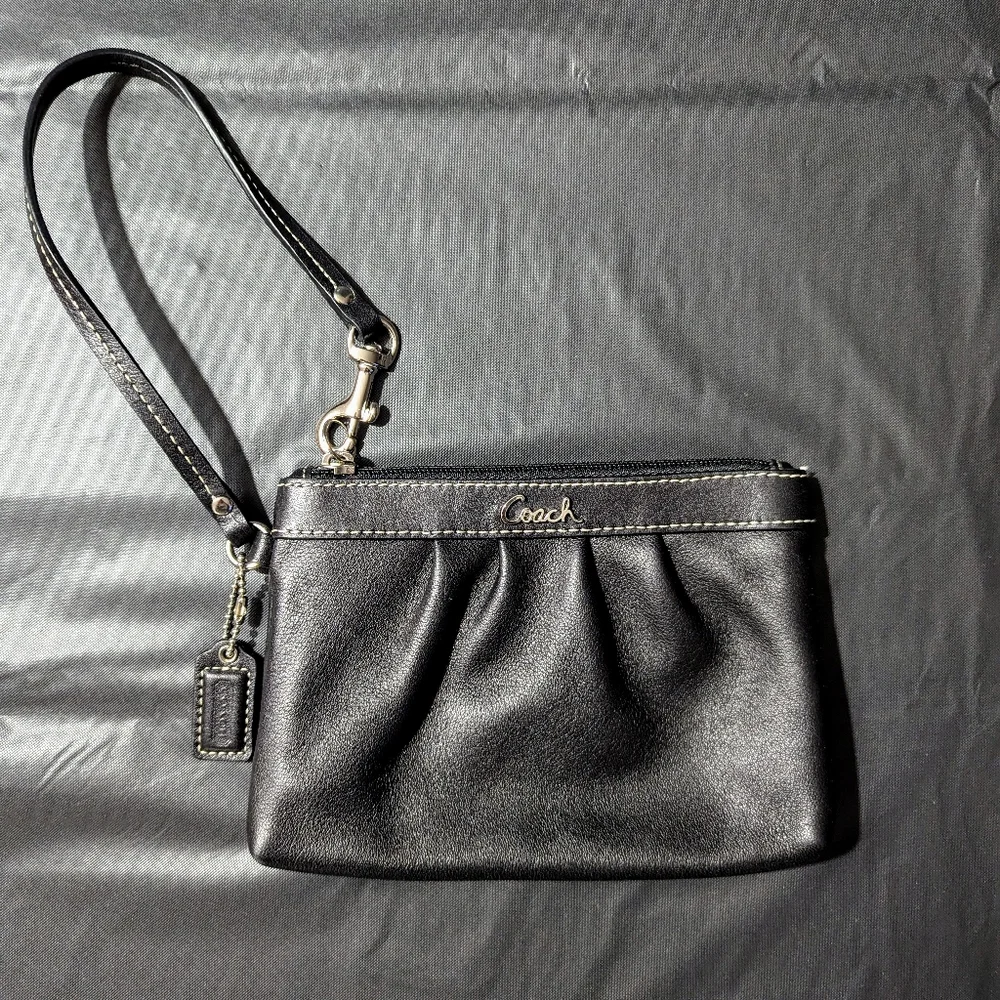 Coach Pleated Leather Black Wristlet Early 2000s Y2K
